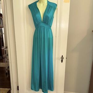 Vintage 60s Vanity Fair Turquoise Green Deep V Neck Sleeveless Long Nightgown
